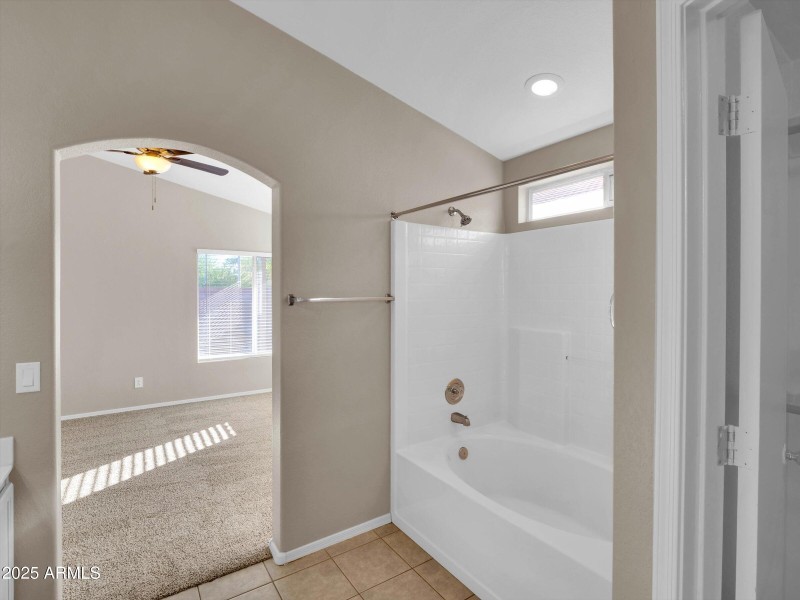 06-18259 N 11th Dr-6