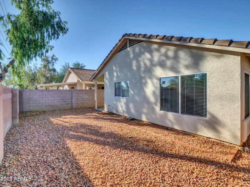 11-18259 N 11th Dr-11