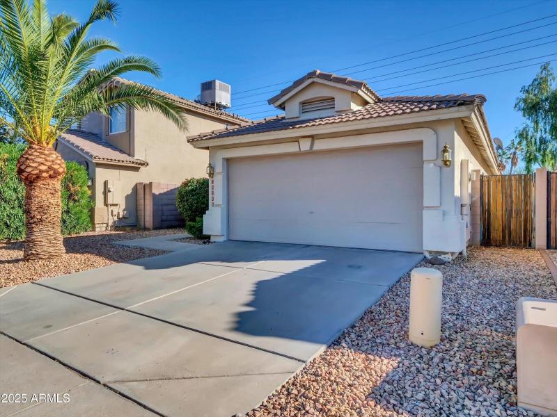 15-18259 N 11th Dr-15