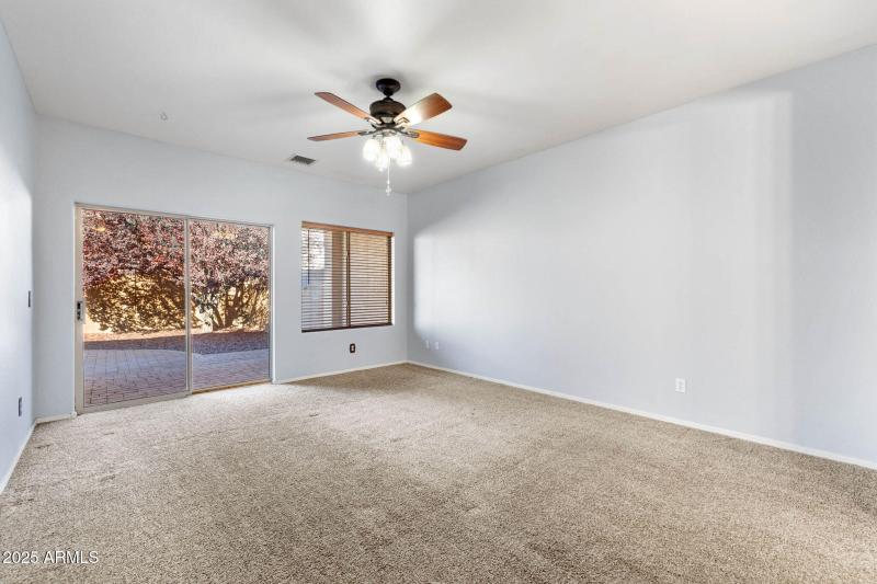 18-Primary Bedroom (1)