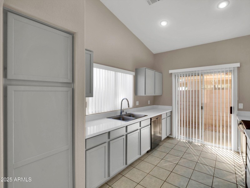 30-18259 N 11th Dr-30