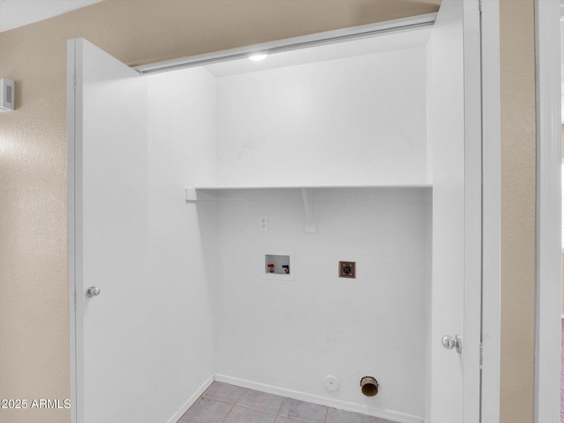 38-18259 N 11th Dr-38