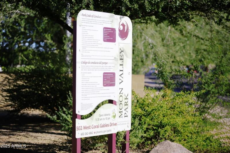 Moon Valley Park Sign