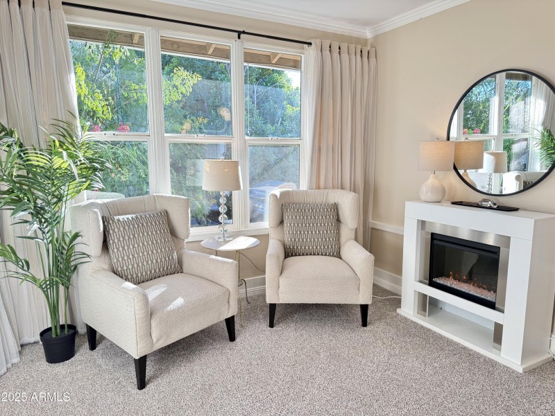 Master Bed Sitting/Dressing