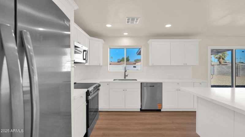 10-web-or-mls-P1387152