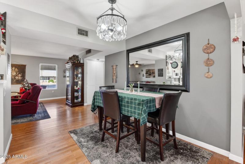 14_10001_W_Burns_Dr14_mls