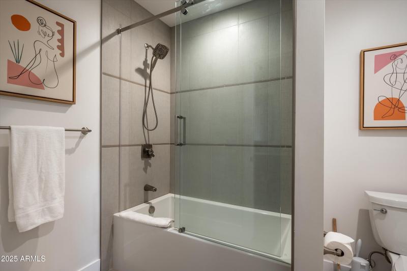 Bathroom 2-Jack & Jill