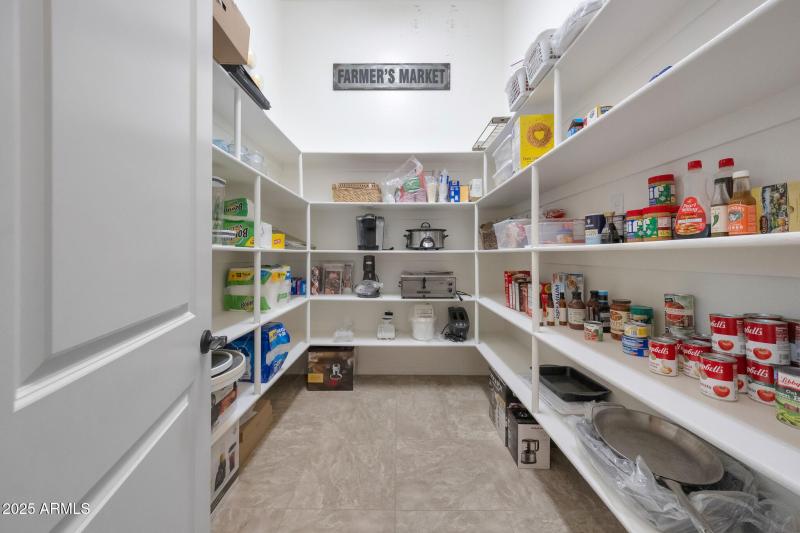 Expansive pantry