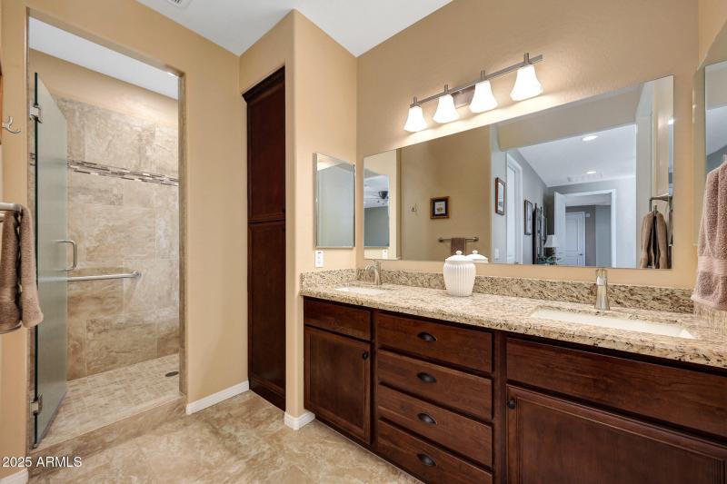 Guests house main bathroom