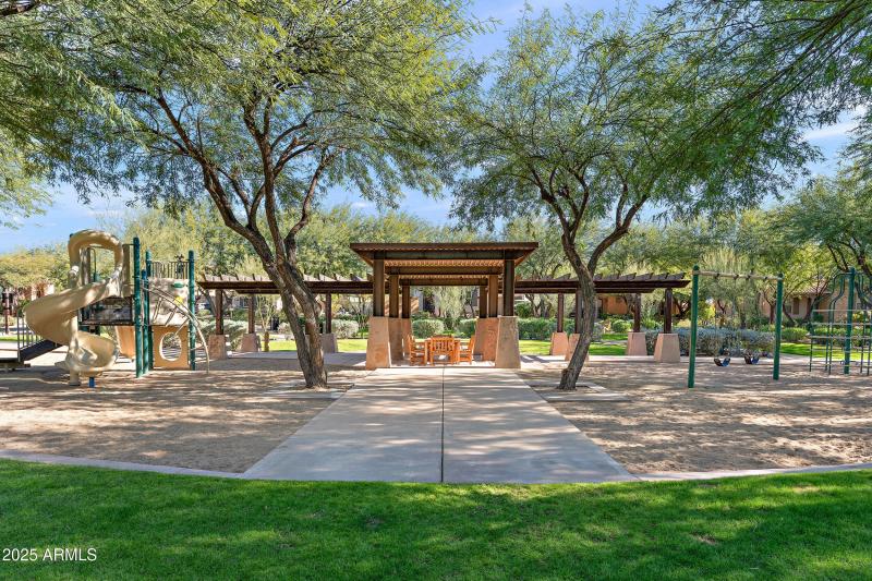 57_9469 e trailside view-57