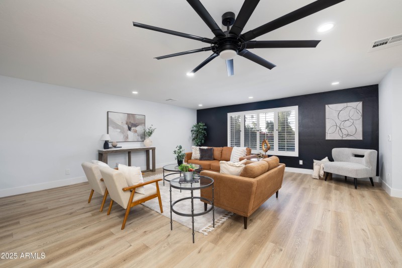 E Sharon Dr. (5728)-2