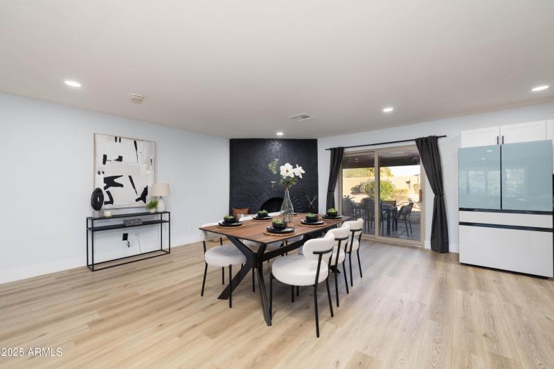 E Sharon Dr. (5728)-5