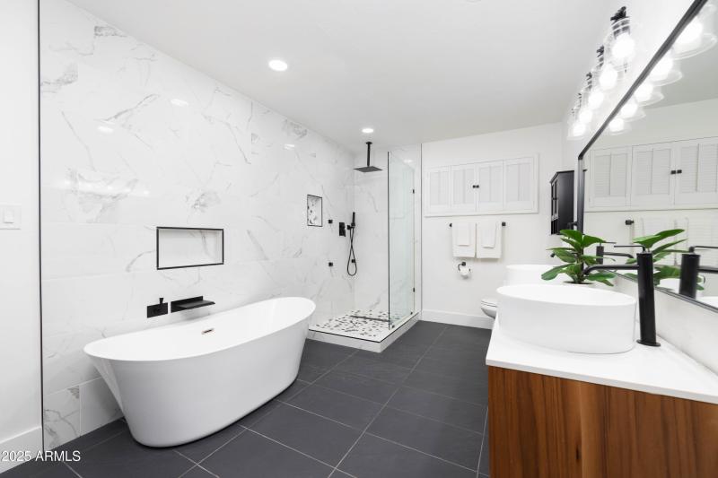 E Sharon Dr. (5728)-15