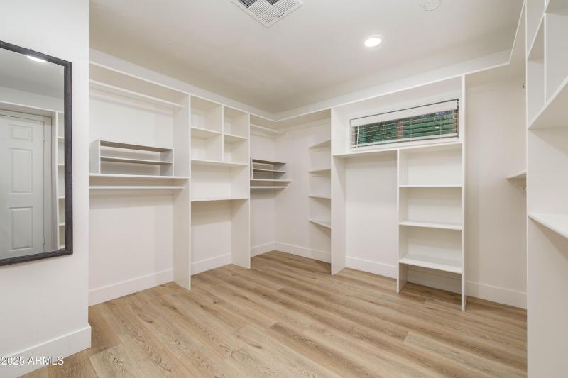 E Sharon Dr. (5728)-16