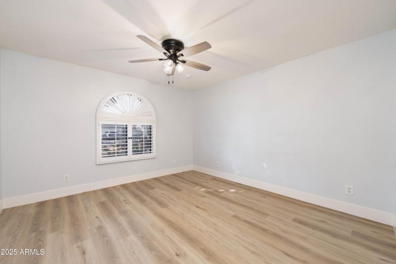 E Sharon Dr. (5728)-17