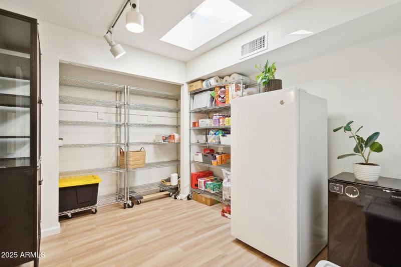 32-web-or-mls-6146-n-18th-ave