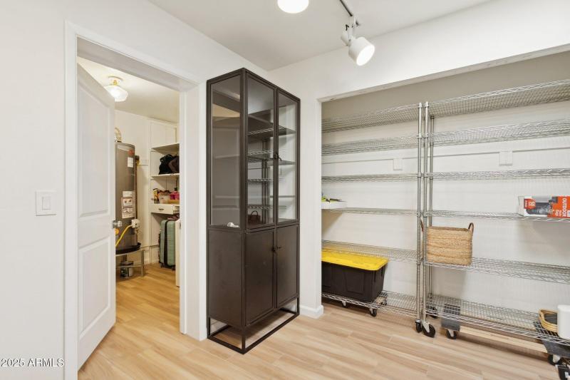 33-web-or-mls-6146-n-18th-ave