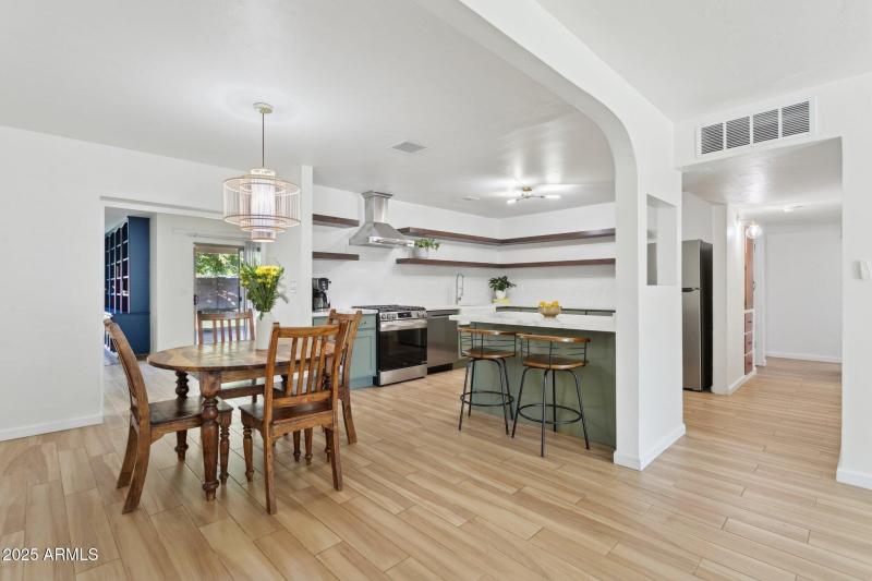 14-web-or-mls-6146-n-18th-ave