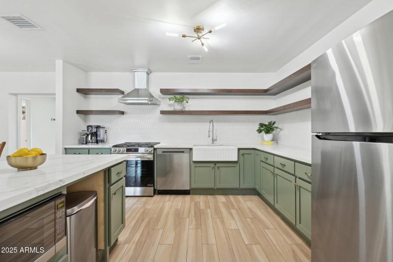 16-web-or-mls-6146-n-18th-ave