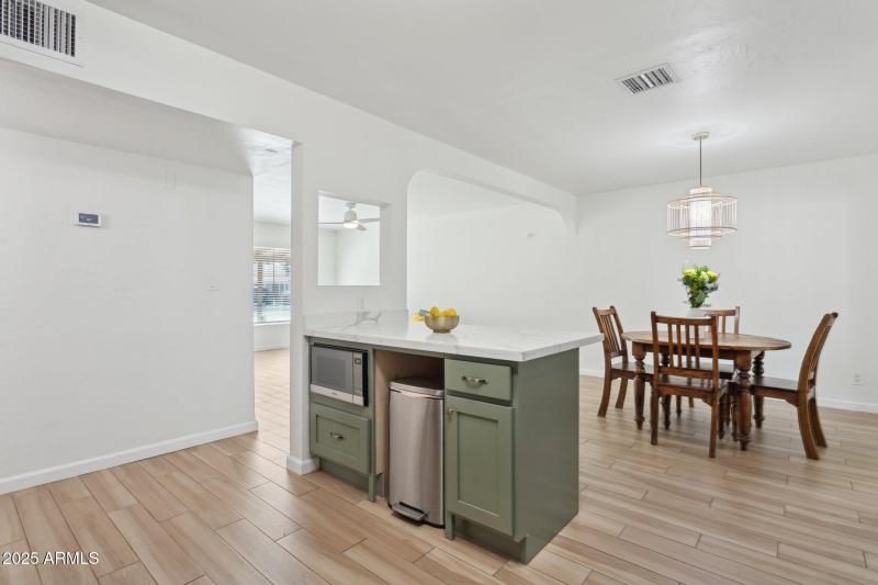 18-web-or-mls-6146-n-18th-ave