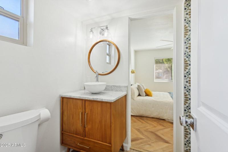 22-web-or-mls-6146-n-18th-ave