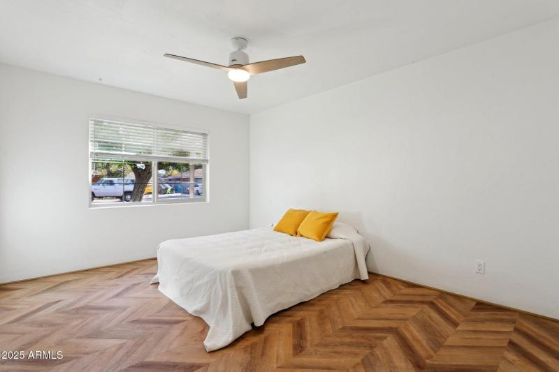 24-web-or-mls-6146-n-18th-ave