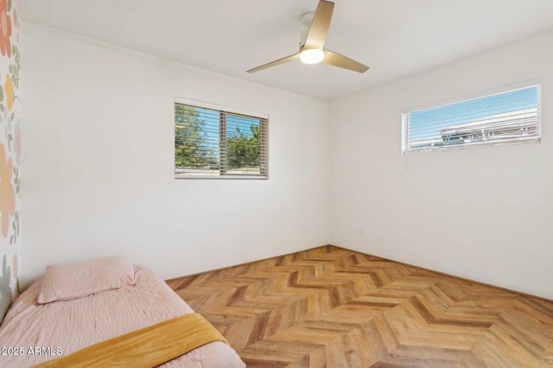 28-web-or-mls-6146-n-18th-ave