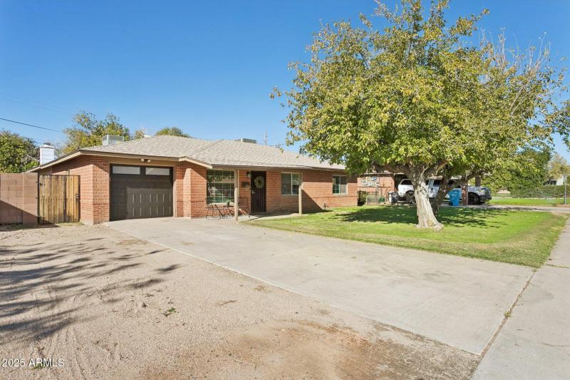 2-web-or-mls-6146-n-18th-ave