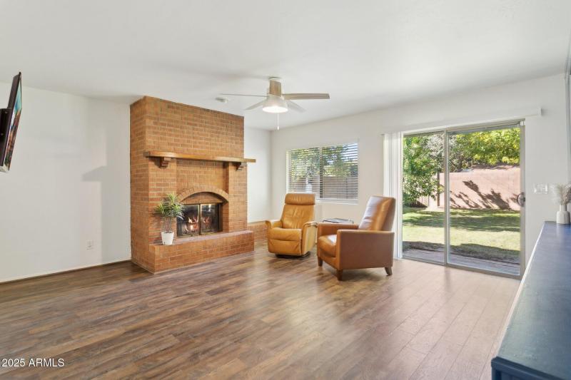 10-web-or-mls-6146-n-18th-ave