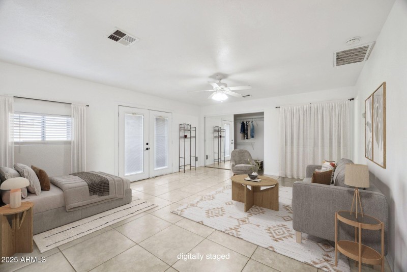 Extra large guest house