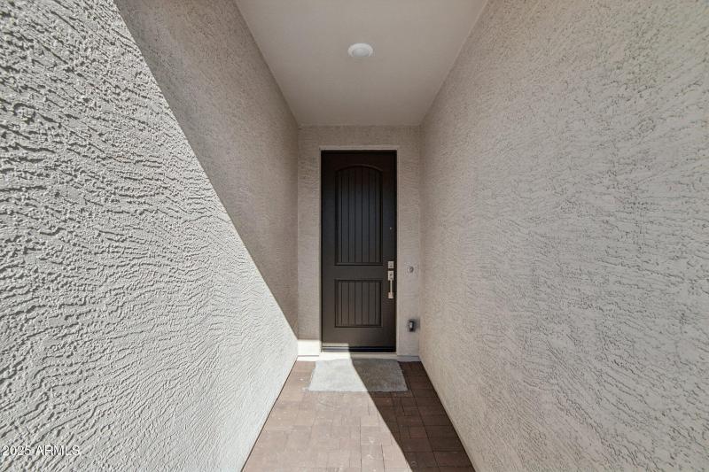 4-web-or-mls-W Tamarisk Ave-S1012-004