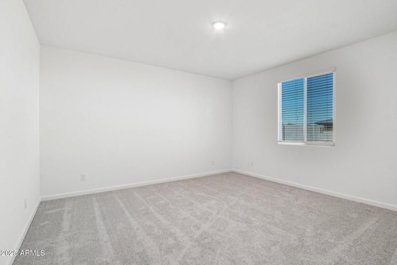 17-web-or-mls-W Tamarisk Ave-S1012-013