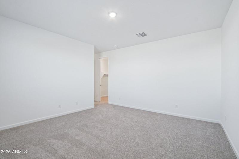 19-web-or-mls-W Tamarisk Ave-S1012-015
