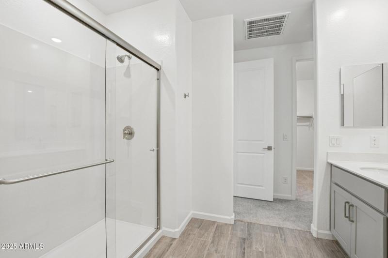 21-web-or-mls-W Tamarisk Ave-S1012-017