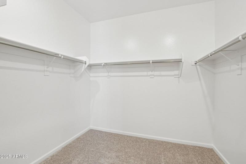 22-web-or-mls-W Tamarisk Ave-S1012-018