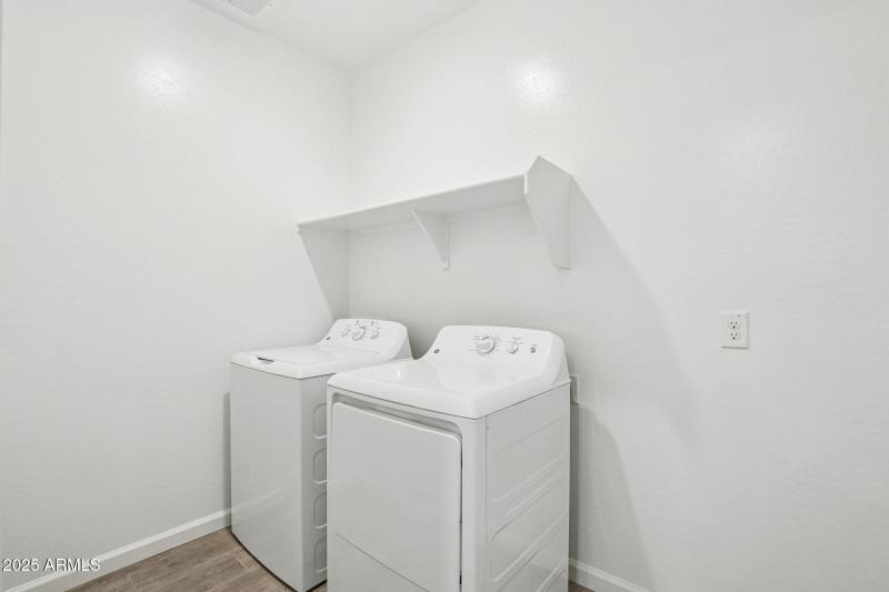 28-web-or-mls-W Tamarisk Ave-S1012-024