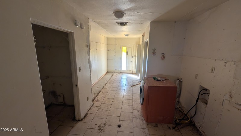 Hallway and Laundry1