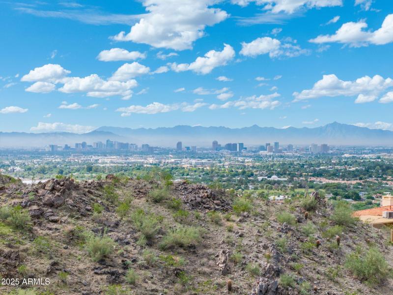 101-7242 N 23rd Place