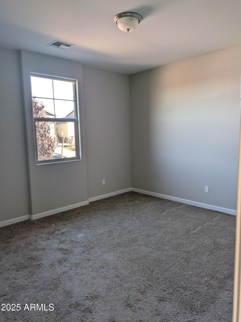 PXL_20251211_220935657