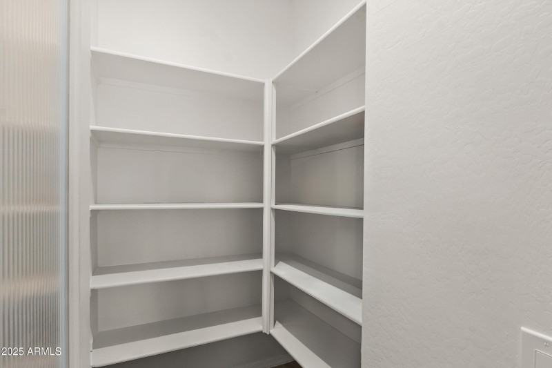 23065 e carriage way-5