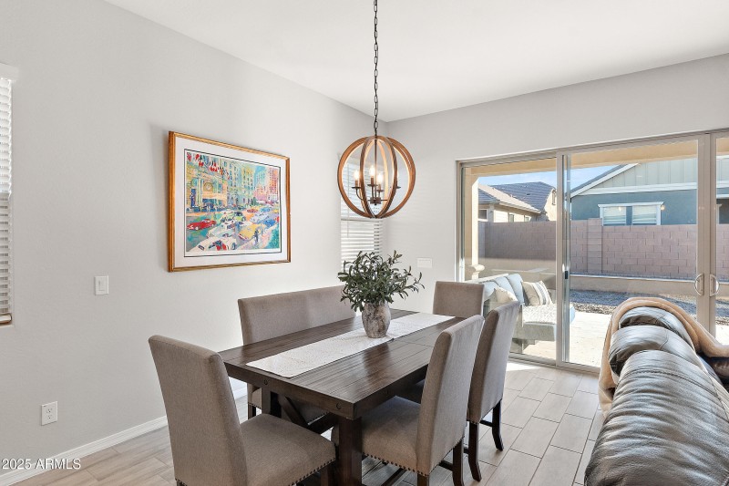 23065 e carriage way-7