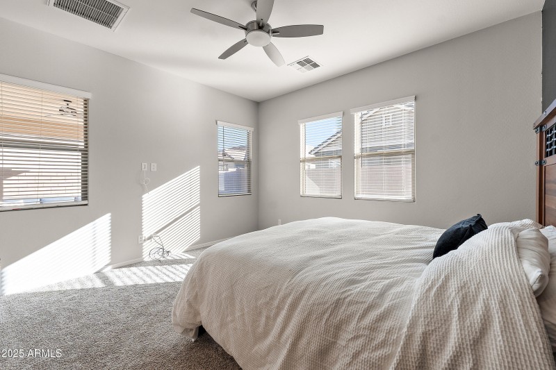 23065 e carriage way-12