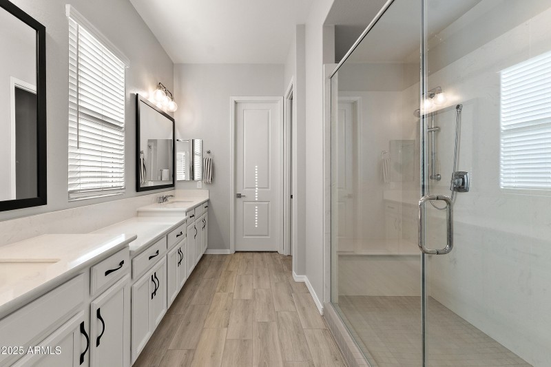 23065 e carriage way-14