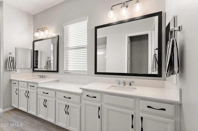 23065 e carriage way-16