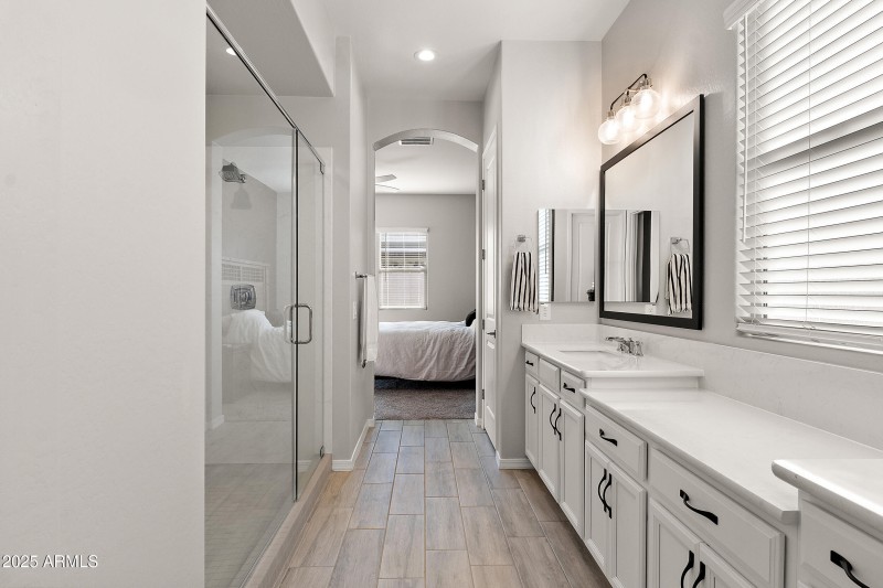 23065 e carriage way-17