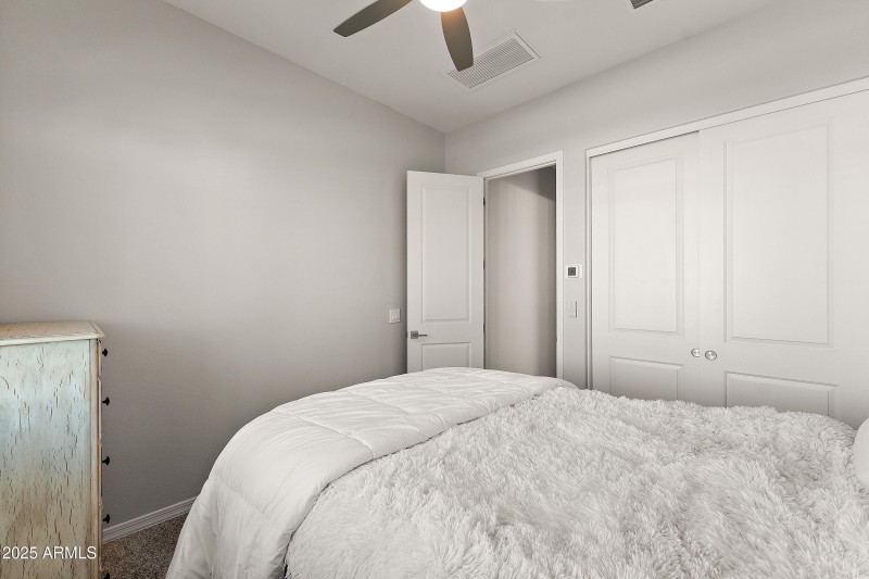 23065 e carriage way-20