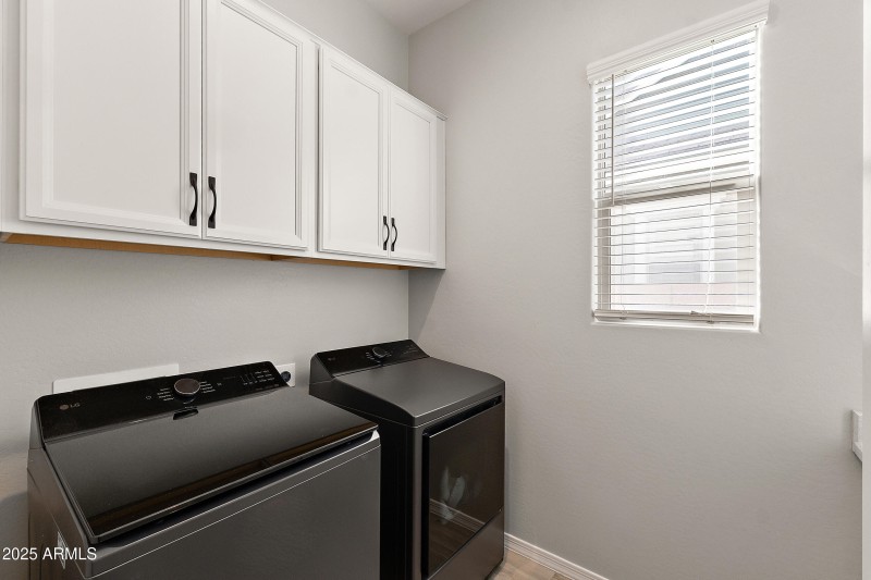 23065 e carriage way-25