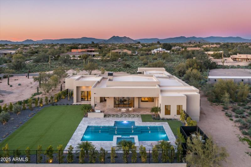 01-27159 N 67th St (3 of 79)