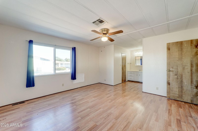 9109 E Country Club Dr-14