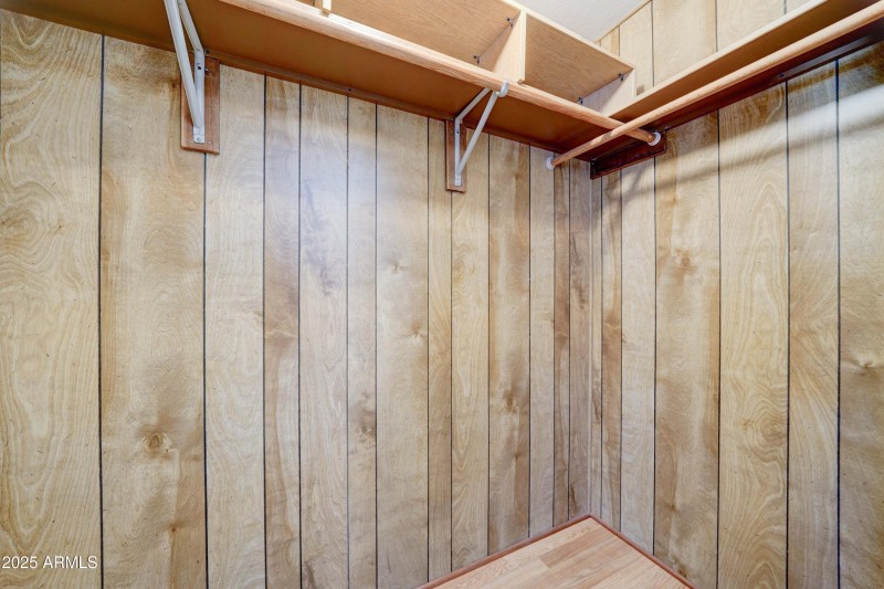 9109 E Country Club Dr-17